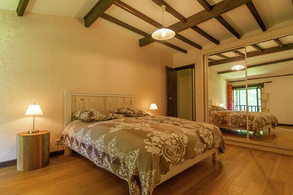 Foto van Grote boerderij met privétuin - Vakantiehuis in Nantheuil - BedRoom