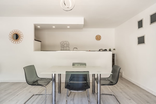 Foto van Elegante villa met privézwembad - Vakantiehuis in Les Vans - DiningRoom