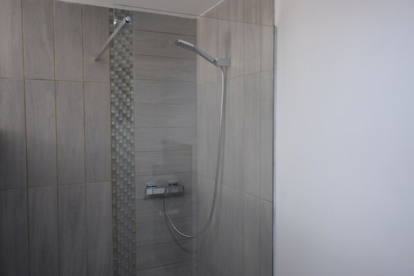 Foto van Elegante villa met privézwembad - Vakantiehuis in Les Vans - BathRoom