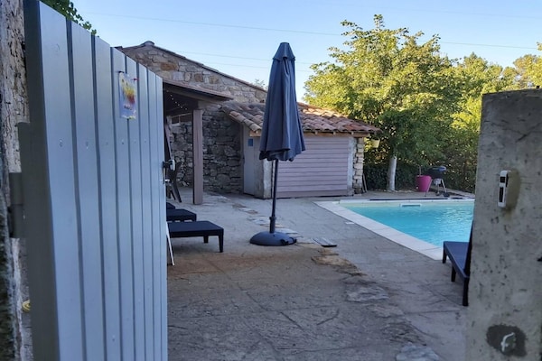 Foto van Authentieke stenen Mas Retreat - Vakantiehuis in LES ASSIONS - PoolOfHouse