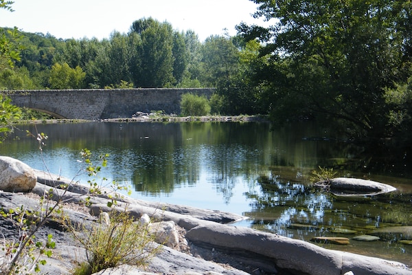 Foto van Retraite aan de rivier in La Souche - Vakantiehuis in La Souche - AreaSummer1KM
