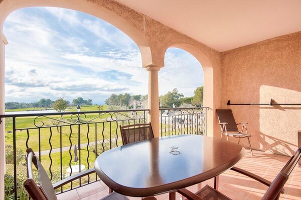 Foto van Appartement in Mallemort met Golf en Zwembad - Vakantiehuis in MALLEMORT - 