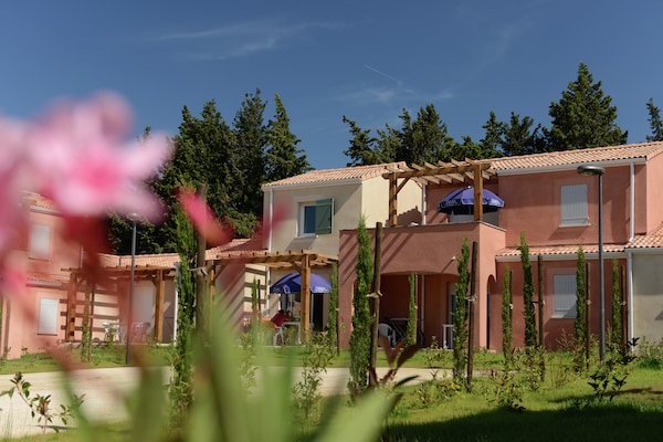 Foto van Appartement in Le Paradou met zwembad & sauna - Vakantiehuis in Paradou - ExteriorSummer