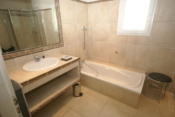 Foto van Villa in Moriani-Plage met Zeezicht - Vakantiehuis in Moriani-Plage - BathRoom