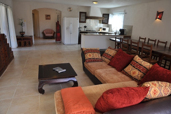 Foto van Villa in Moriani-Plage met Zeezicht - Vakantiehuis in Moriani-Plage - LivingRoom