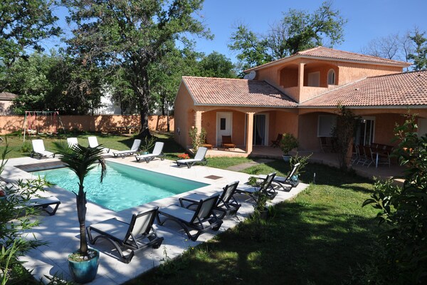 Foto van Villa in Moriani-Plage met Zeezicht - Vakantiehuis in Moriani-Plage - ExteriorSummer