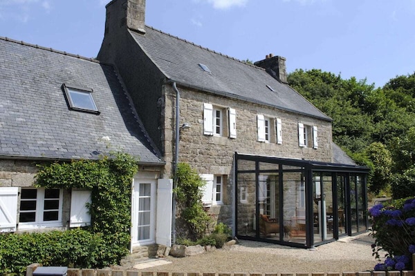 Foto van Bretons stenen huis vlakbij de zee - Vakantiehuis in Plounérin - Untagged