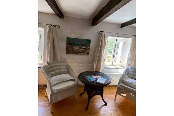 Foto van Bretons stenen huis vlakbij de zee - Vakantiehuis in Plounérin - Untagged
