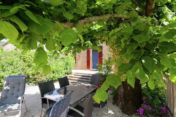 Foto van Elegante villa in Saint-Médard - Vakantiehuis in St. Medard D'excideuil - GardenSummer