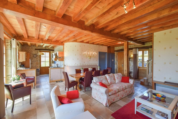 Foto van Elegante villa in Saint-Médard - Vakantiehuis in St. Medard D'excideuil - DiningRoom
