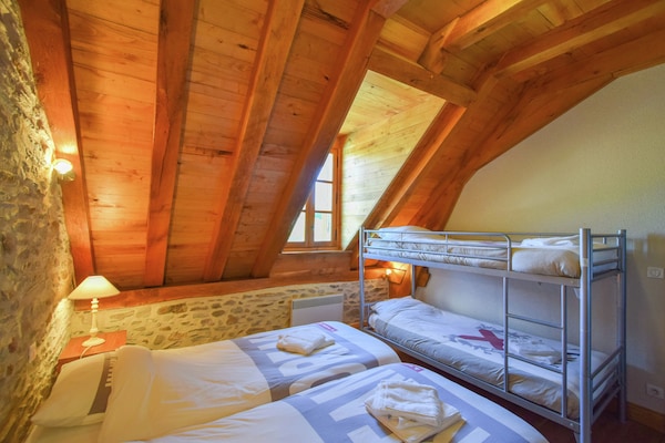 Foto van Elegante villa in Saint-Médard - Vakantiehuis in St. Medard D'excideuil - BedRoom