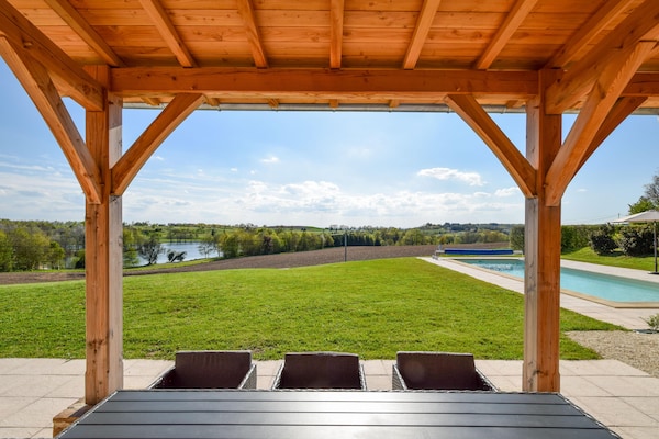 Foto van Villa op de historische Dordogne - Vakantiehuis in St. Medard D'excideuil - TerraceBalcony