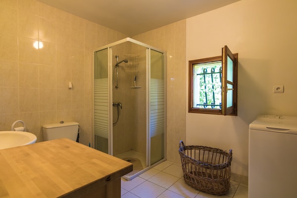 Foto van Rustig huisje in Savignac - Vakantiehuis in Savignac-Lédrier - BathRoom