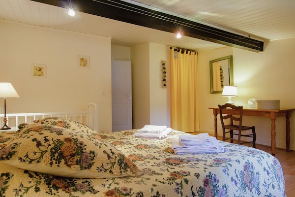 Foto van Herenhuis in Bourgnac met tuin - Vakantiehuis in Bourgnac - BedRoom
