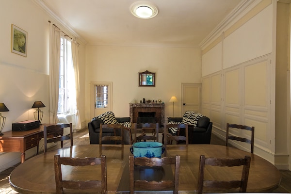 Foto van Cottage in Chaleix bij bos en meer - Vakantiehuis in Chalais - LivingRoom