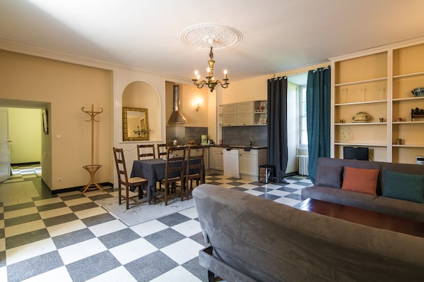 Foto van Cottage in Chaleix bij bos en meer - Vakantiehuis in Chalais - LivingRoom