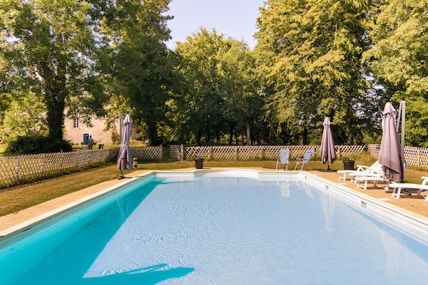 Foto van Cottage in Chaleix bij bos en meer - Vakantiehuis in Chalais - PoolOfHouse