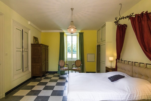 Foto van Cottage in Chaleix bij bos en meer - Vakantiehuis in Chalais - BedRoom