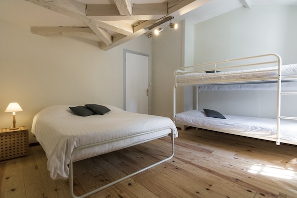 Foto van Cottage in Chaleix bij bos en meer - Vakantiehuis in Chalais - BedRoom