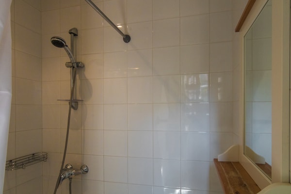 Foto van Cottage in Chaleix bij bos en meer - Vakantiehuis in Chalais - BathRoom