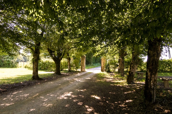 Foto van Cottage in Chaleix bij bos en meer - Vakantiehuis in Chalais - AreaSummer1KM