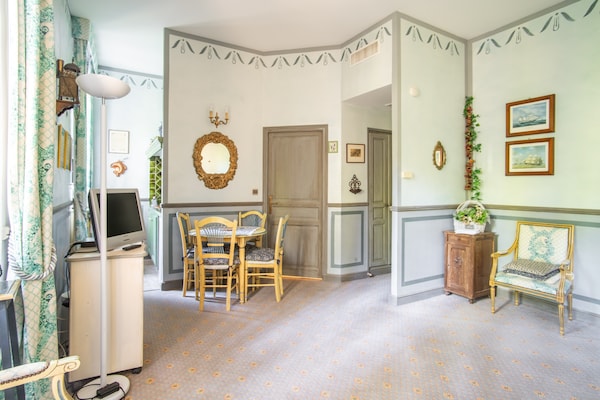 Foto van Villa in Grimaud bij Tennisbaan & Zwembad - Vakantiehuis in Montbrun les Bains - DiningRoom