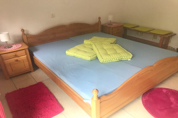 Foto van Familie vakantiehuis met zwembad - Vakantiehuis in Coray - BedRoom