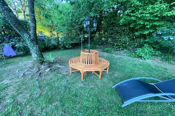 Foto van Familie vakantiehuis met zwembad - Vakantiehuis in Coray - GardenSummer
