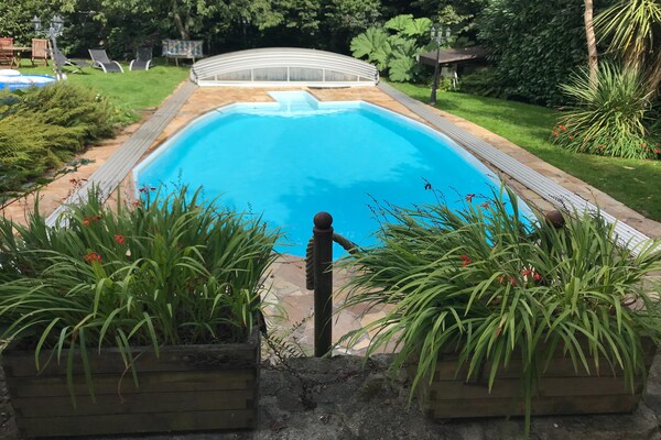 Foto van Familie vakantiehuis met zwembad - Vakantiehuis in Coray - PoolOfHouse