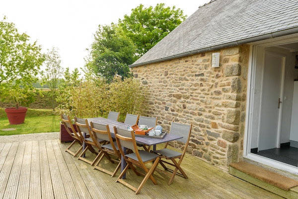 Foto van Ruim vakantiehuis met verwarmd binnenzwembad - Vakantiehuis in Plouguin - TerraceBalcony