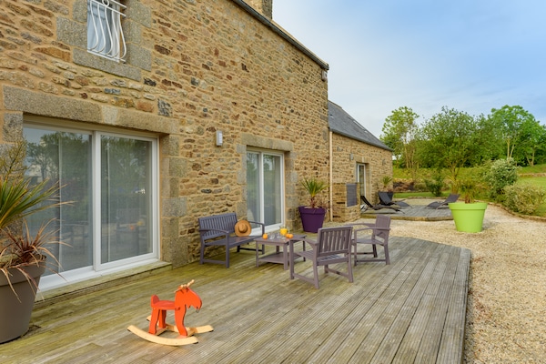 Foto van Ruim vakantiehuis met verwarmd binnenzwembad - Vakantiehuis in Plouguin - TerraceBalcony