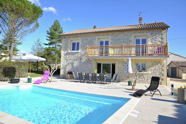 Foto van Luxe villa met privézwembad - Vakantiehuis in St Victor de Malcap - ExteriorSummer