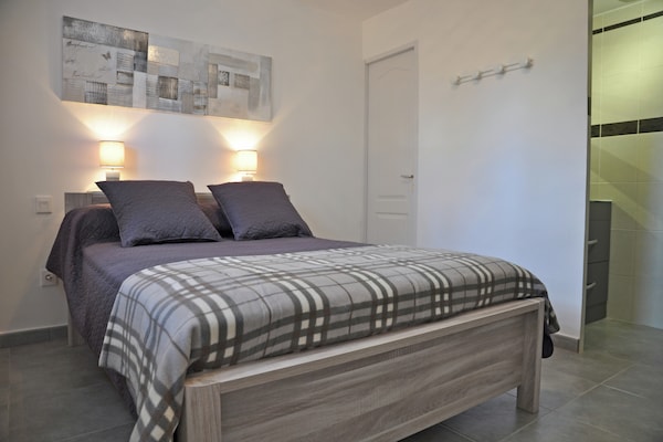 Foto van Luxe villa met privézwembad - Vakantiehuis in St Victor de Malcap - BedRoom