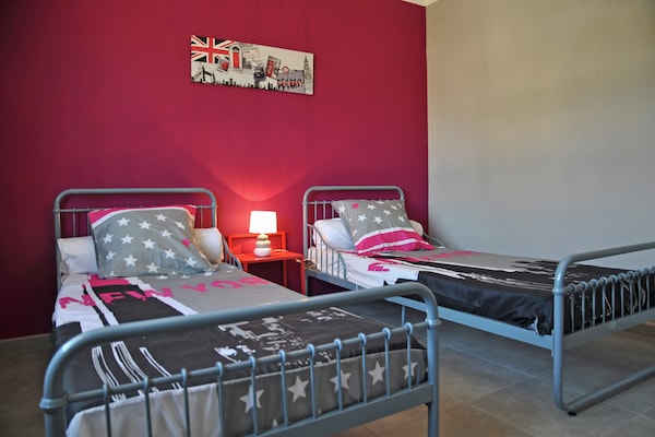 Foto van Luxe villa met privézwembad - Vakantiehuis in St Victor de Malcap - BedRoom