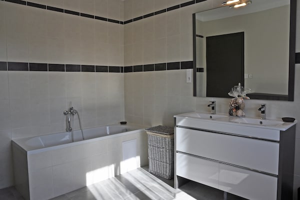 Foto van Luxe villa met privézwembad - Vakantiehuis in St Victor de Malcap - BathRoom