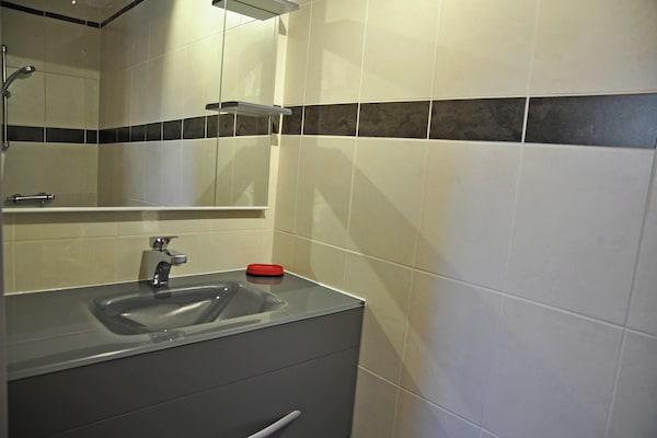 Foto van Luxe villa met privézwembad - Vakantiehuis in St Victor de Malcap - BathRoom
