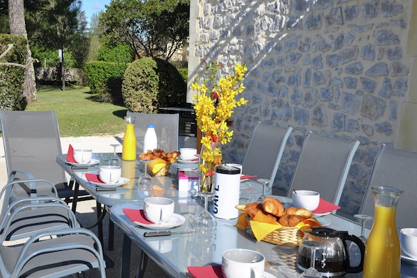 Foto van Luxe villa met privézwembad - Vakantiehuis in St Victor de Malcap - TerraceBalcony