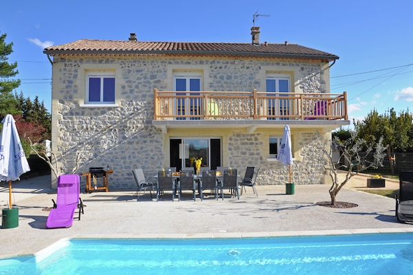 Foto van Luxe villa met privézwembad - Vakantiehuis in St Victor de Malcap - ExteriorSummer
