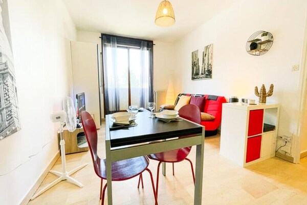 Foto van La Pause Grenobloise Studio Balkon - Vakantiehuis in Grenoble - DiningRoom