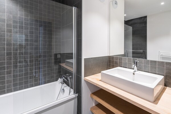 Foto van Basis voor 8 personen nabij de pistes van Alpe d'Huez - BathRoom