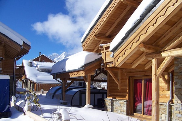 Foto van Chalet in Les Deux Alpes met Zwembad - Vakantiehuis in Les Deux Alpes - GardenWinter