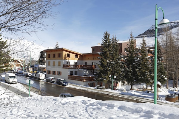 Foto van Appartement vlakbij de skilift Belle Étoile - Vakantiehuis in LES 2 ALPES - ExteriorWinter