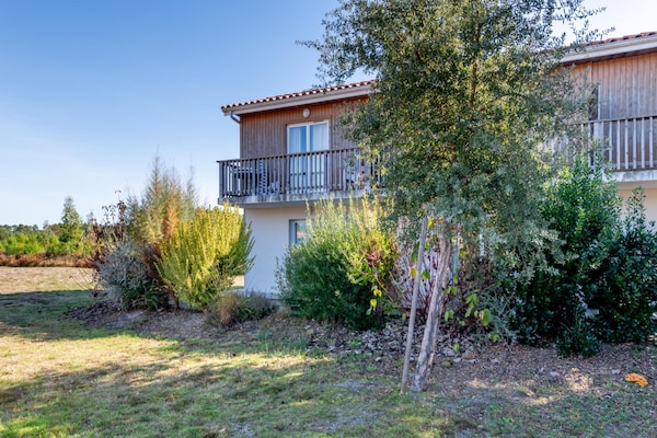 Foto van Appartement met toegang tot het zwembad - Vakantiehuis in Parentis-en-Born - ExteriorSummer