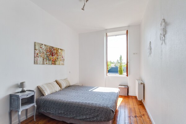 Foto van Landelijk gelegen vakantiehuis met zwembad - Vakantiehuis in RENAISON - BedRoom