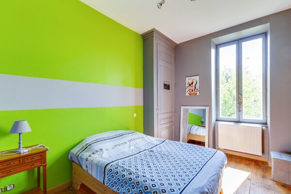 Foto van Landelijk gelegen vakantiehuis met zwembad - Vakantiehuis in RENAISON - BedRoom