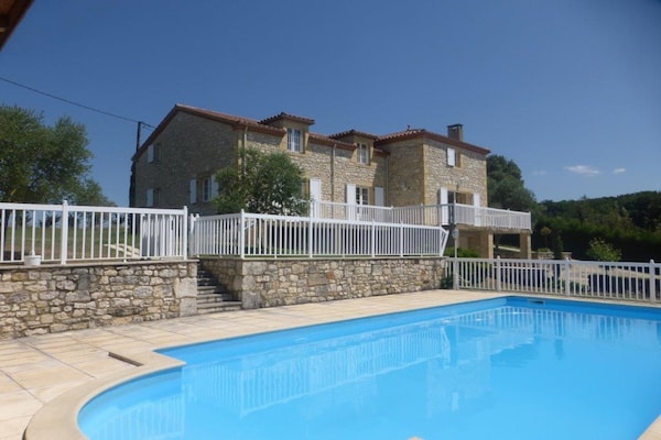 Foto van Huis in Monségur met Uitzicht - Vakantiehuis in Monségur - PoolOfHouse