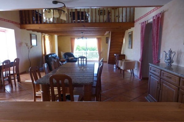 Foto van Huis in Monségur met Uitzicht - Vakantiehuis in Monségur - LivingRoom