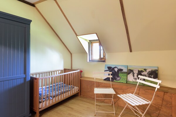 Foto van Vakantiehuis en stacaravan met ruime tuin - Vakantiehuis in Gouvets - BedRoom