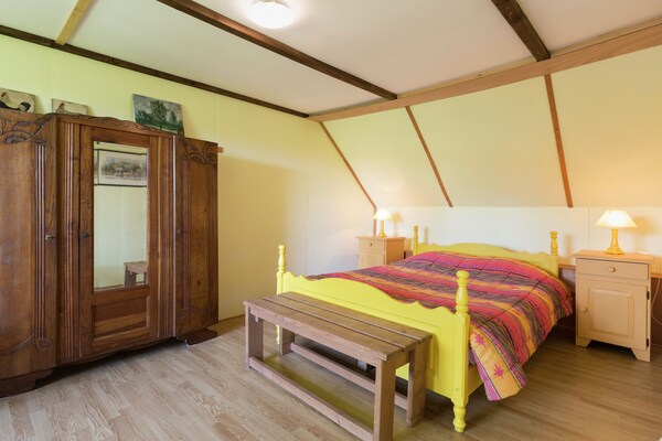 Foto van Vakantiehuis en stacaravan met ruime tuin - Vakantiehuis in Gouvets - BedRoom