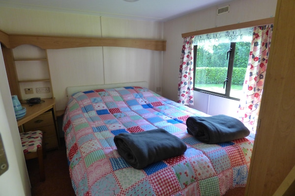 Foto van Vakantiehuis en stacaravan met ruime tuin - Vakantiehuis in Gouvets - BedRoom